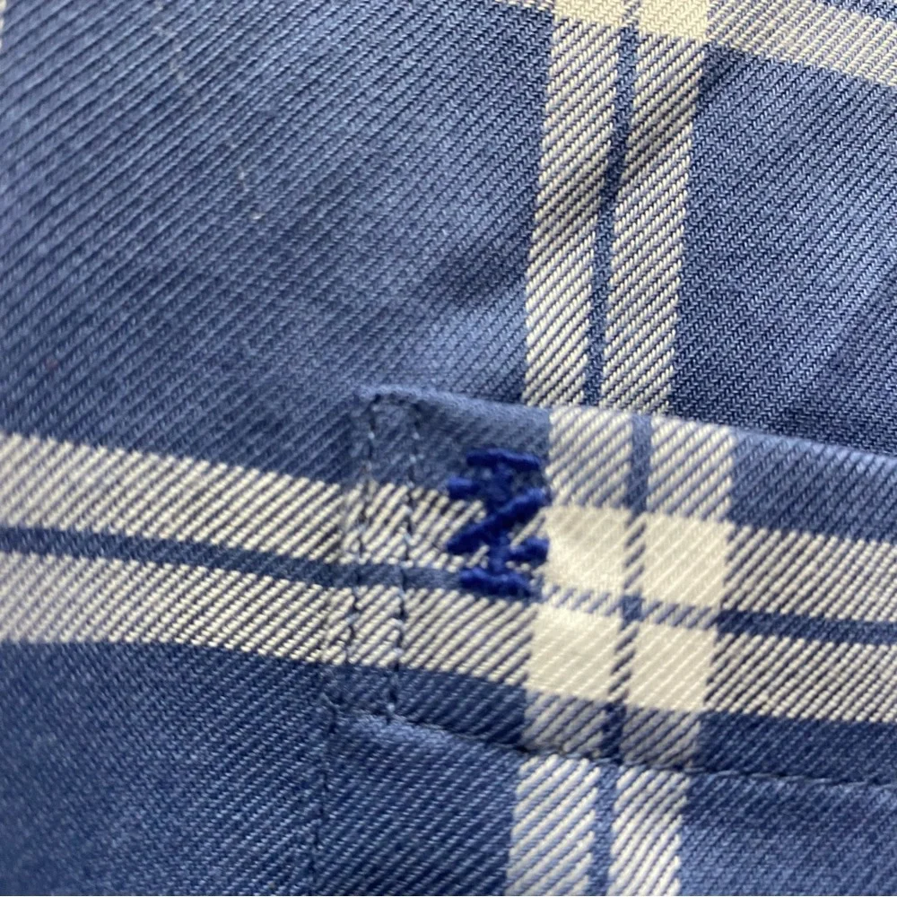 Izod button up shirt mens size medium plaid collared blue new with tags